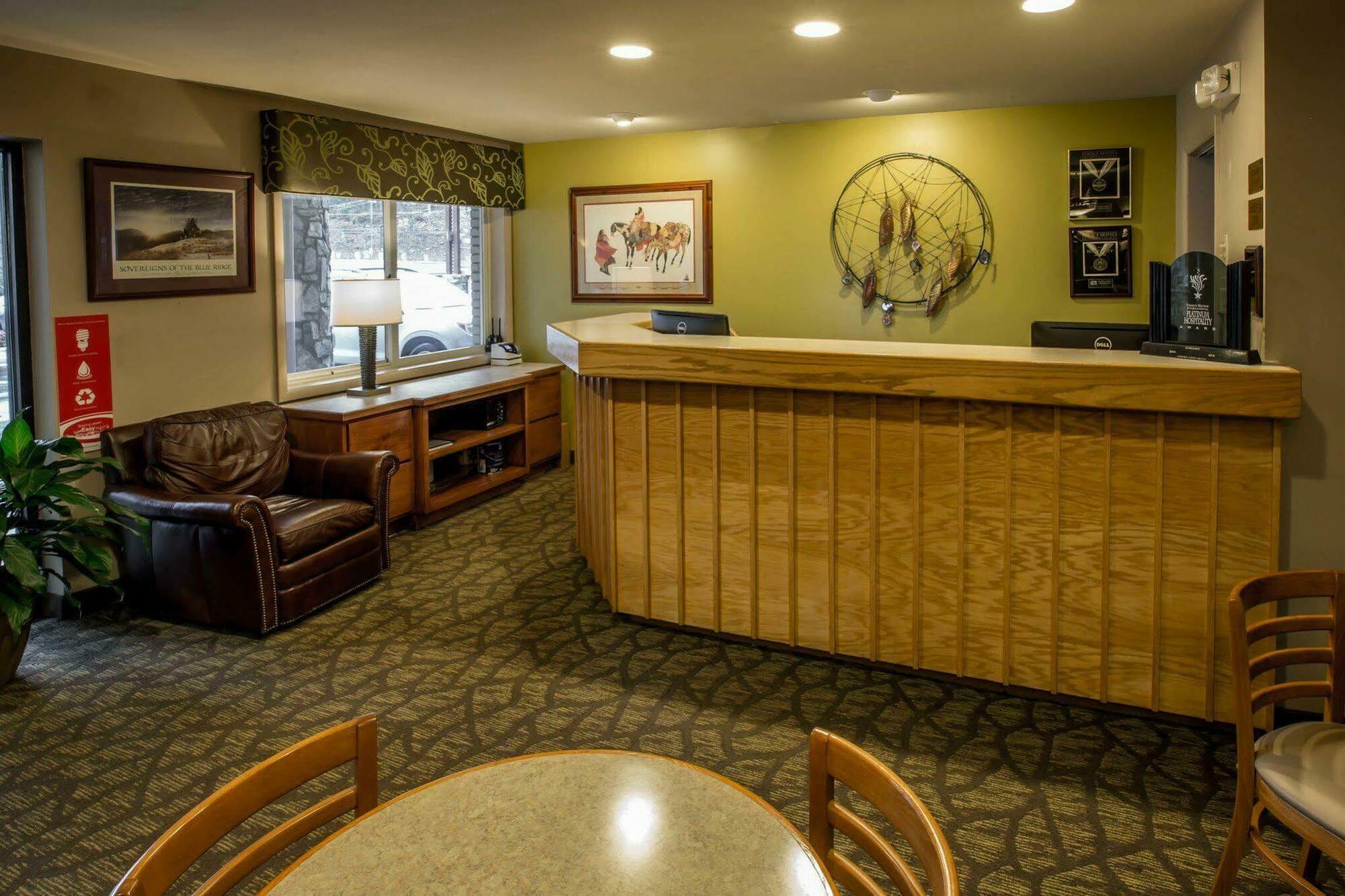 Econo Lodge Cherokee Near River Park Exterior foto